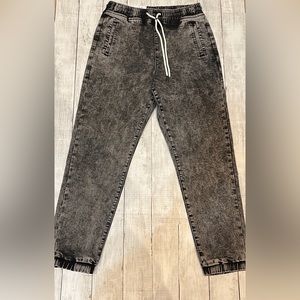 Jogger style acid wash gray vervet jean size 28